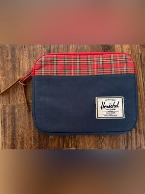 Herschel Tablet zippered case